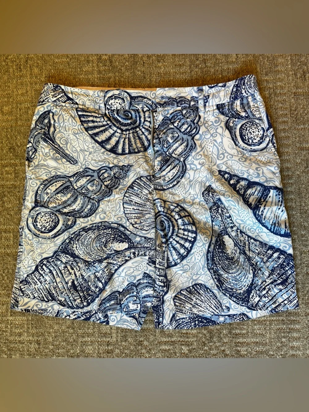 EUC Men's Lilly Pulitzer Shells men’s shorts size 34